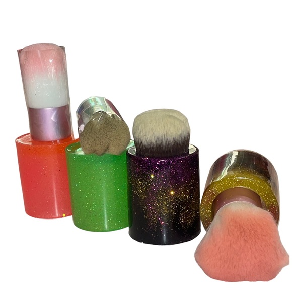 Other - Vegan Kabuki Brush With Glow In The Dark Holder